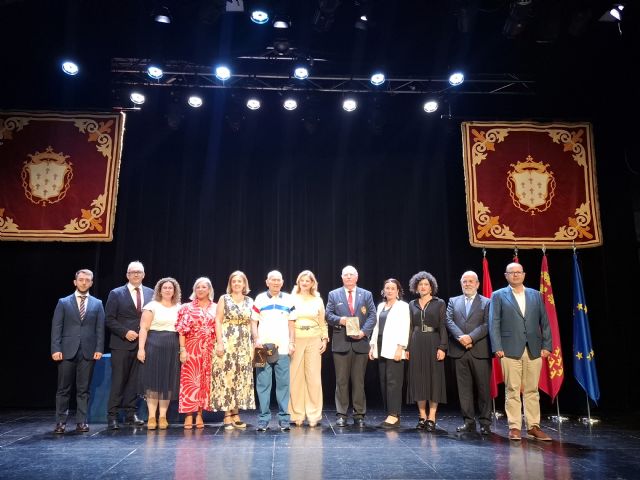 La asociación ASVEPAREA y el alcantarillero Jesús López Jiménez reciben los premios Bastón de Oro 2025 - 3, Foto 3