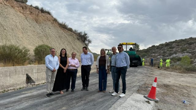 La Comunidad avanza en las obras de renovaci�n de la carretera de El Ni&ntilde;o de Mula, Foto 2