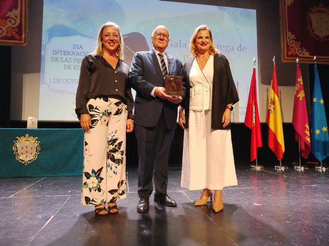 El Club Deportivo Alcantarilla de Dominó y Antonio Castillo Pérez reciben los premios Bastón de Oro 2026 - 2, Foto 2