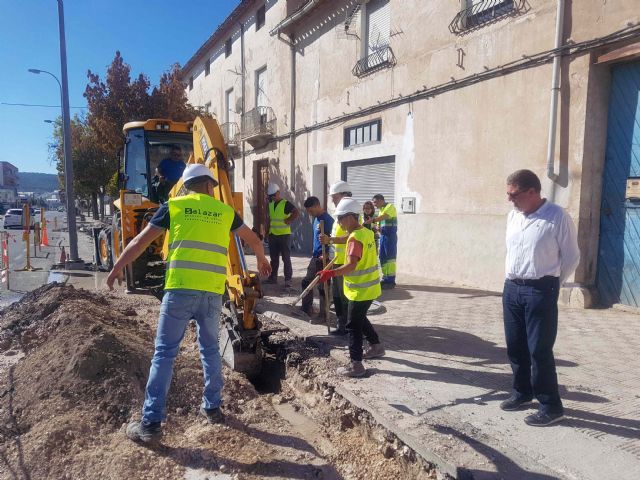 Reforman el acerado del segundo tramo de la avenida de Granada y el alumbrado en calles de Pinilla y Archivel - 3, Foto 3
