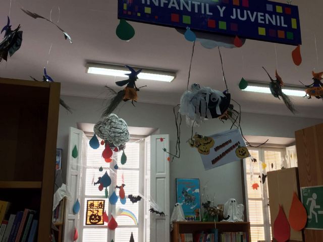 The Municipal Library "Mateo Garca" enables a reading section on topics related to "Halloween", Foto 2