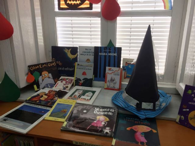 The Municipal Library "Mateo Garca" enables a reading section on topics related to "Halloween", Foto 3