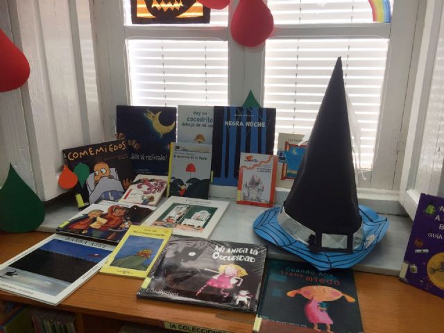 The Municipal Library "Mateo Garca" enables a reading section on topics related to "Halloween", Foto 7