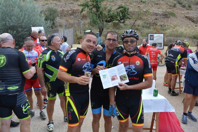 Los ciclistas aguileños bombardean la Cuesta de Gos contra la deforestación - 1, Foto 1
