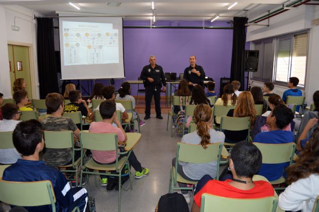 El programa 'Policía Tutor' conciencia a los escolares torreños contra el acoso y el ciberacoso - 2, Foto 2