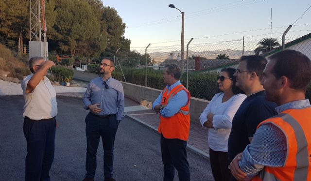 El PSOE atiende las quejas de los vecinos de Los Ángeles-Apolonia y arranca el compromiso de las empresas responsables para corregir los errores en las obras - 1, Foto 1