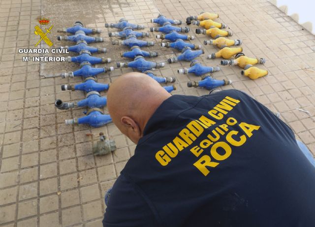 La Guardia Civil esclarece un centenar de robos de contadores agrícolas - 3, Foto 3