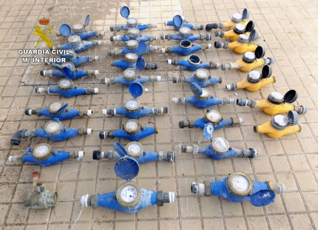 La Guardia Civil esclarece un centenar de robos de contadores agrícolas - 4, Foto 4