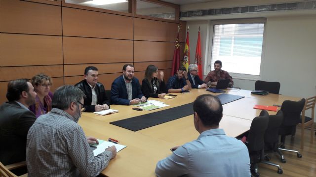 Ahora Murcia denuncia que un año después, el PP en lugar de crear de una vez la mesa del árbol ha hecho una reunión informativa del ficus - 1, Foto 1