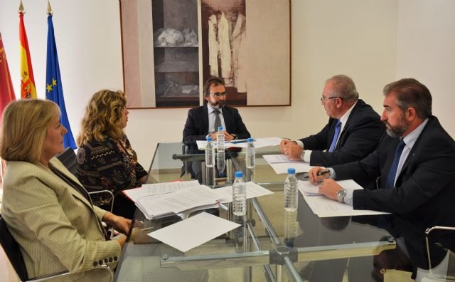 La Comunidad traslada a la Asociación de Víctimas del Terrorismo los avances en la aplicación de la estrategia de apoyo al colectivo - 1, Foto 1