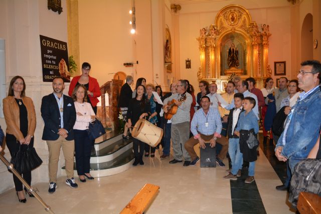 Los rocieros aguileños hacen entrega de un reconocimiento a la alcaldesa por su implicación en los actos celebrados con motivo del X aniversario de la Hermandad - 1, Foto 1