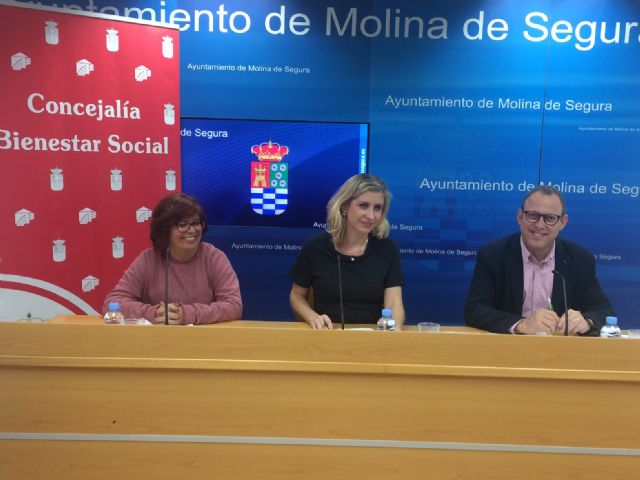 El Ayuntamiento de Molina de Segura y la Plataforma de la Inmigración de la localidad firman un convenio para la Oficina de Atención y Información al Inmigrante - 1, Foto 1