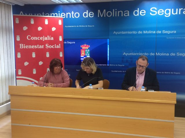 El Ayuntamiento de Molina de Segura y la Plataforma de la Inmigración de la localidad firman un convenio para la Oficina de Atención y Información al Inmigrante - 2, Foto 2