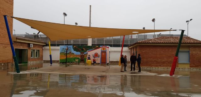 El colegio Nicolás de las Peñas se suma a los centros escolares dotados de espacios de sombra - 1, Foto 1