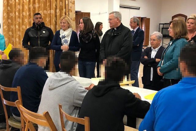 Critas gestiona la acogida de los menores llegados en pateras a la Regin, Foto 1