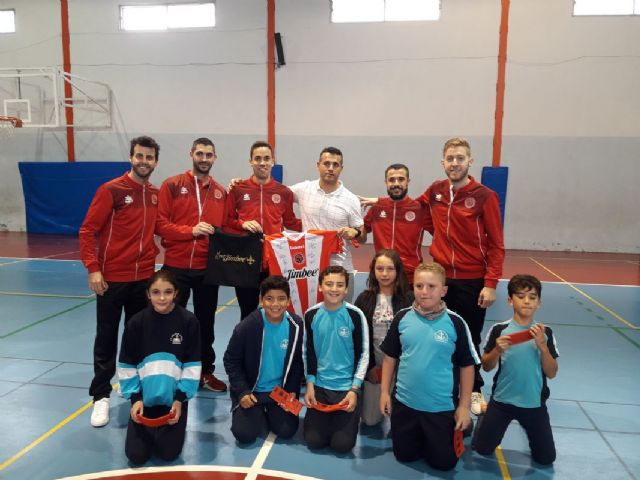 El Jimbee CT Fútbol Sala visita a los alumnos del CEIP Virgen del Carmen - 1, Foto 1