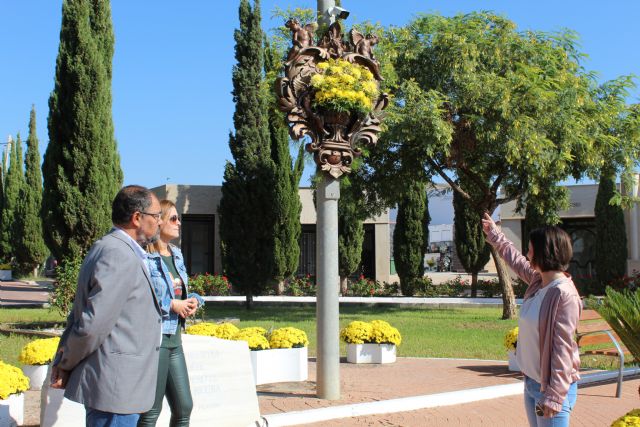 El Ayuntamiento ultima los trabajos de puesta a punto del cementerio municipal con motivo del Día de Todos los Santos - 1, Foto 1