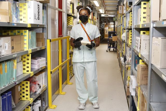 La estación logística de Amazon en Murcia dona 10.000 euros para apoyar a los niños que luchan contra el cáncer infantil - 1, Foto 1