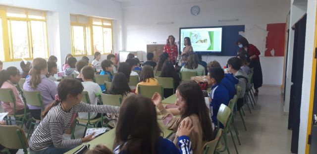 La concejalía de Sanidad de Lorca pone en marcha talleres de promoción de alimentación saludable y sostenible en los centros educativos de primaria del municipio - 1, Foto 1