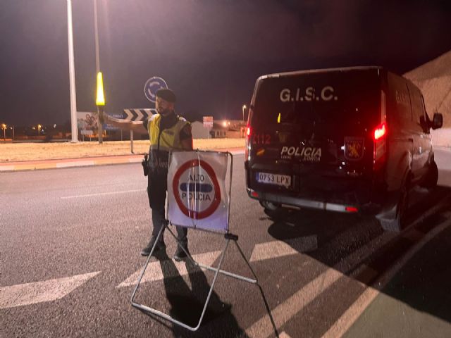 La Policía Local de Lorca formula esta última semana 176 expedientes por infracciones de tráfico, tras más cerca de un centenar de controles de seguridad La Policía Local de Lorca formula esta última semana 176 expedientes por infracciones de tráfico, tras más cerca de un centenar de controles de seguridad