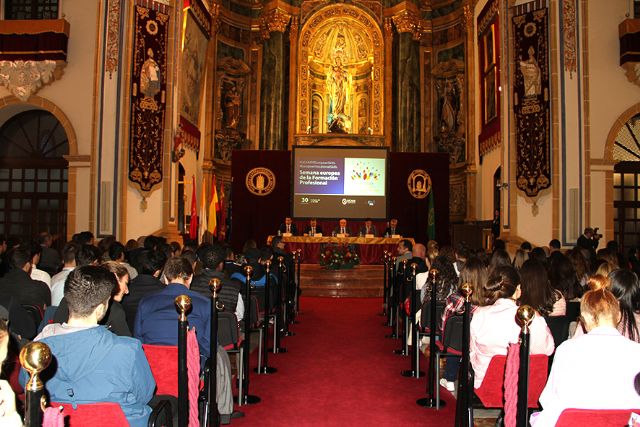 Cientos de alumnos participan en la jornada sobre FP en la UCAM - 1, Foto 1