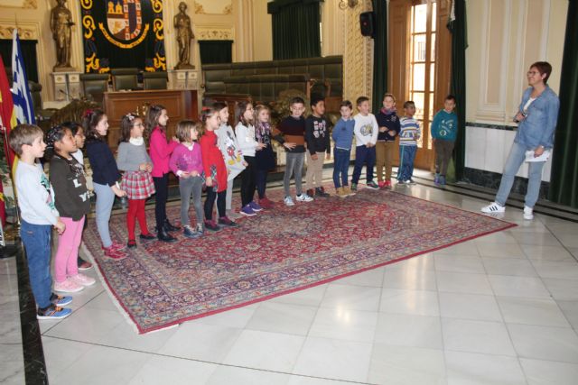 Slumnos de 2º y 3º de Primaria del Colegio Mariano Suárez han visitado el Ayuntamiento - 2, Foto 2