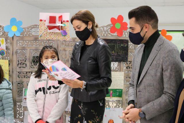 La Alcaldesa de Archena entrega los premios del concurso local 'Gracias Maestro' - 1, Foto 1