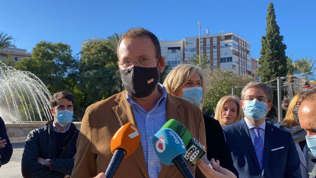 Los socialistas consiguen acabar con el Árbol de Navidad de la Circular - 2, Foto 2