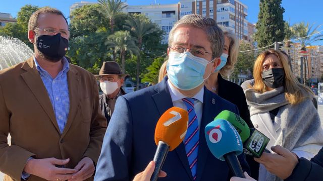 Los socialistas consiguen acabar con el Árbol de Navidad de la Circular - 4, Foto 4