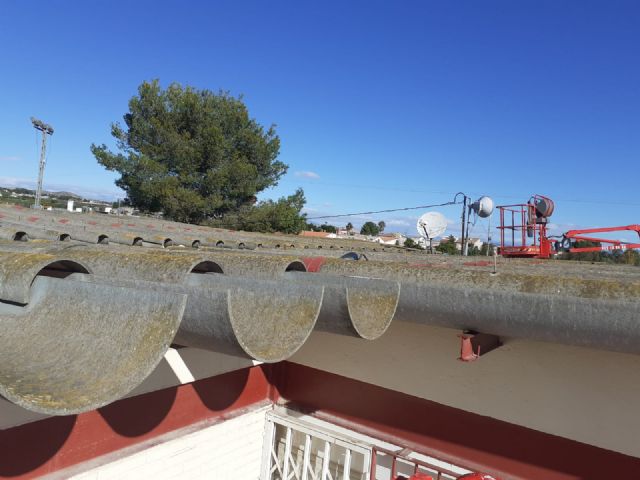 Comienzan los trabajos de retirada de fibrocemento en el CEIP Pablo Gil Castillo de Sangonera la Seca - 2, Foto 2