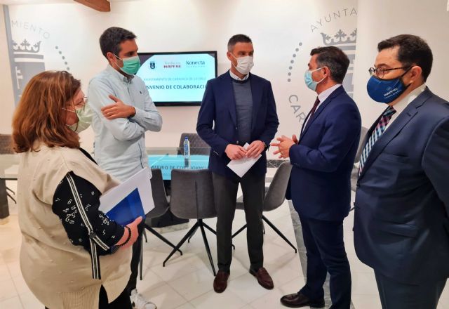 El Ayuntamiento de Caravaca y la Fundación Mapfre firman un acuerdo para ayudar a la inserción laboral de personas con discapacidad o problemas de salud mental - 1, Foto 1