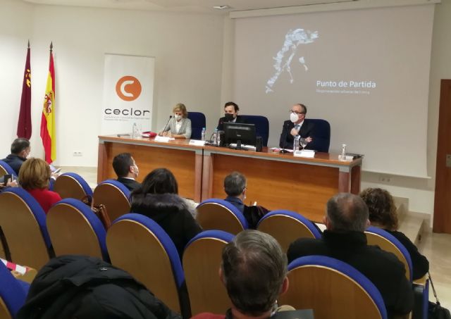 La Comunidad edita un libro que pone en valor la transformación urbana de la ciudad de Lorca en los últimos diez años - 1, Foto 1