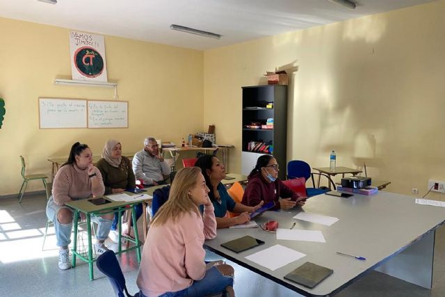 Servicios Sociales trabaja en actuaciones en los barrios para reducir la brecha digital - 1, Foto 1