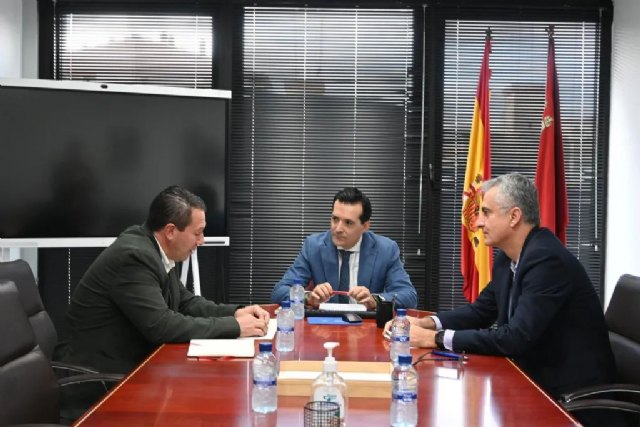 El alcalde de Mula exige mejoras en las carreteras del municipio y la construcción de viviendas para jóvenes al consejero de Fomento - 1, Foto 1