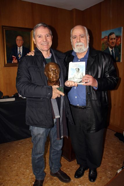 Triana se llena de arte, homenaje inolvidable al escultor Jesús Gavira - 3, Foto 3