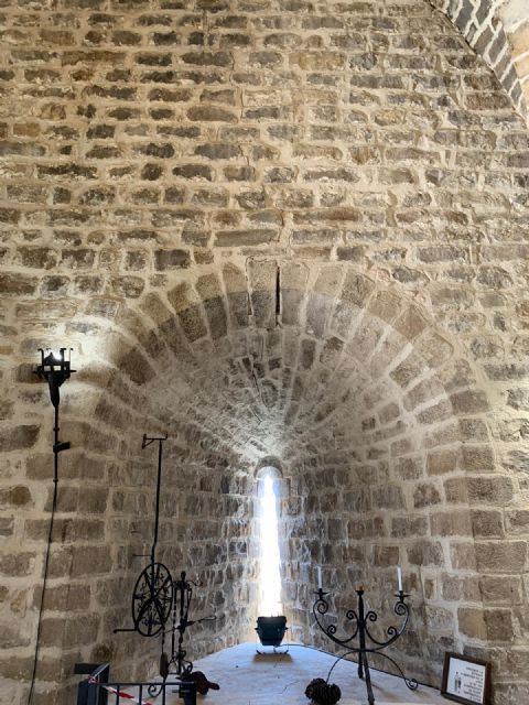 El Gobierno regional subvenciona con cerca de 200.000 euros obras de consolidacin en el Castillo de Moratalla, Foto 1