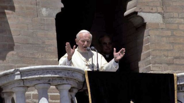 Del campo de la Feria a la Giralda el recuerdo eterno de San Juan Pablo II en Sevilla - 1, Foto 1