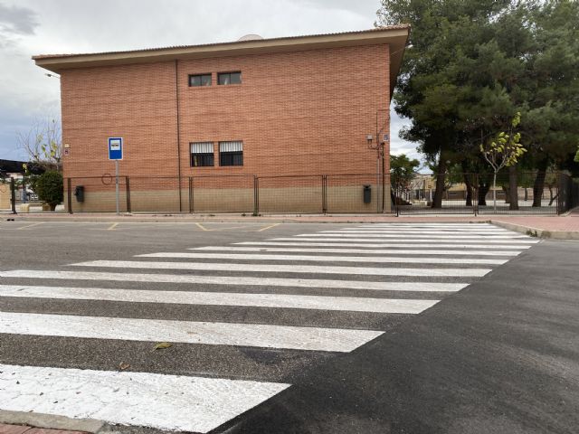 El Ayuntamiento torreño refuerza la seguridad vial en los entornos escolares con el repintado de los pasos de cebra - 2, Foto 2