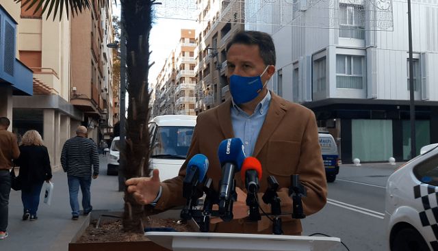 Fulgencio Gil: no existe mejor imagen para terminar el año que los primeros lorquinos recibiendo la vacuna contra el Covid; es una señal de esperanza - 1, Foto 1