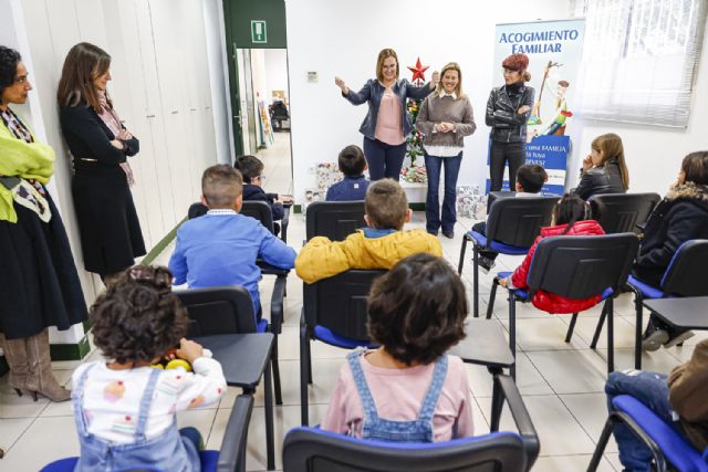 La vicepresidenta Isabel Franco visita el servicio de acogimiento familiar temporal que da cobertura a 33 menores - 1, Foto 1