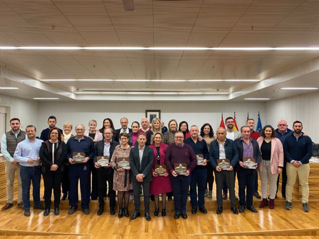 Un reconocido agradecimiento a los funcionarios municipales jubilados en 2022 - 1, Foto 1