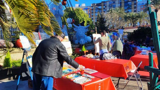 La mejor pintura en directo llega al Gran Árbol de la Plaza Circular para plasmar la Navidad de Murcia - 1, Foto 1