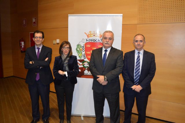 El Colegio de Abogados analiza la sentencia europea que permite revisar las cláusulas abusivas, aun con resolución firme - 1, Foto 1