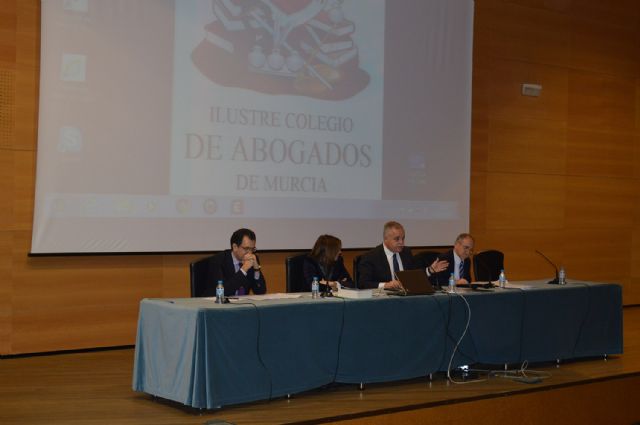 El Colegio de Abogados analiza la sentencia europea que permite revisar las cláusulas abusivas, aun con resolución firme - 2, Foto 2