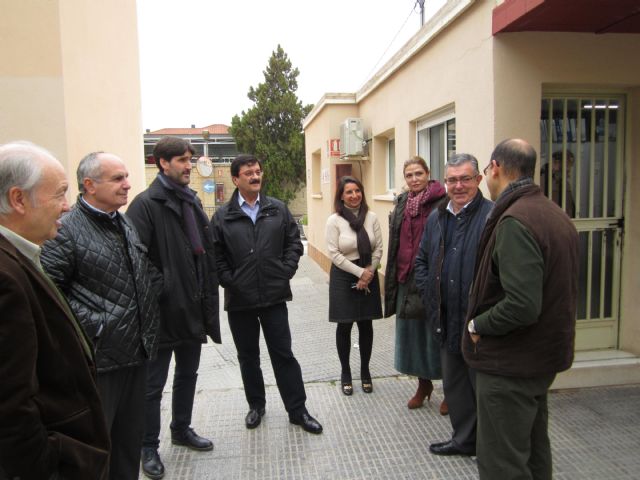 Jesús Abandonado recibe el donativo suficiente para comprar pan para todo el mes de Aguas de Murcia - 2, Foto 2