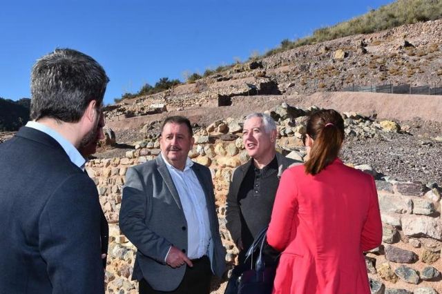 El alcalde invita al presidente de la Comunidad Autónoma a visitar el yacimiento de La Bastida - 2, Foto 2