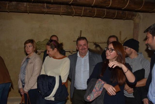 El alcalde invita al presidente de la Comunidad Autónoma a visitar el yacimiento de La Bastida, Foto 4