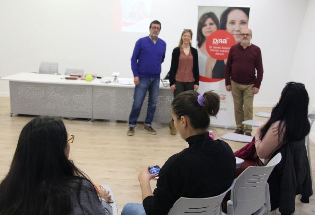 El proyecto 'Gira Mujeres' desarrolla un taller para fomentar el autoempleo en San Pedro del Pinatar - 1, Foto 1