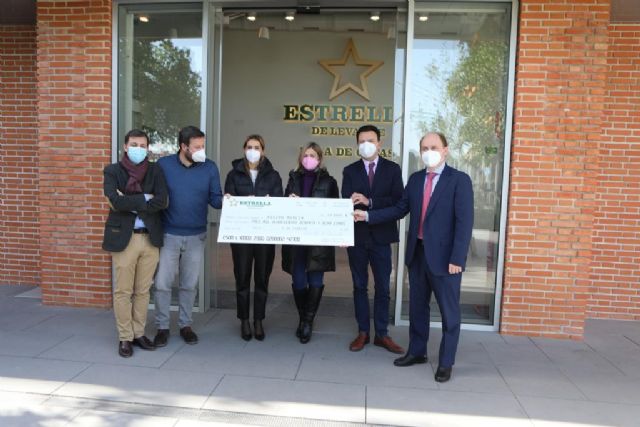 ASSIDO recibe cerca de 4.000 euros gracias a la solidaridad de los murcianos y de Estrella de Levante - 1, Foto 1