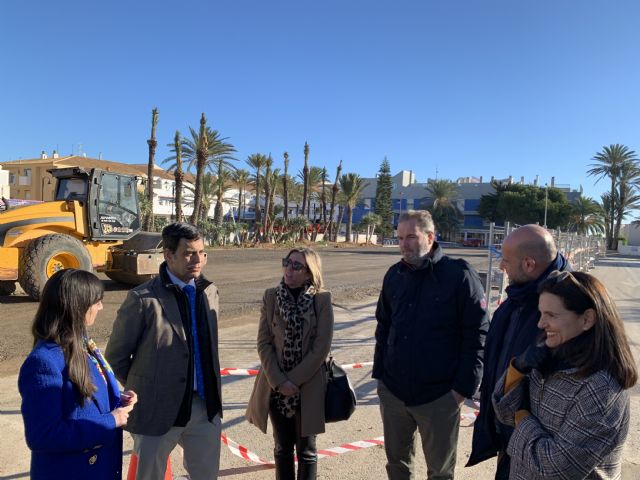 Las obras en Plaza Bohemia de La Manga inician su recta final para convertirla en uno de los mayores espacios de disfrute al aire libre - 3, Foto 3